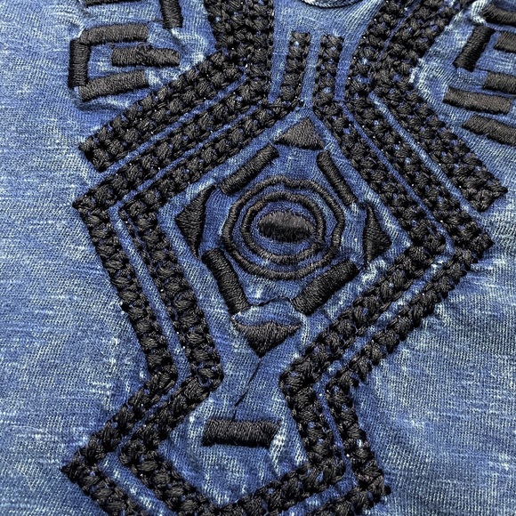 ANGIE Womens Medium Blouse T Shirt Blue Bell Sleeves Embroidered Slim Distressed - Picture 4 of 9